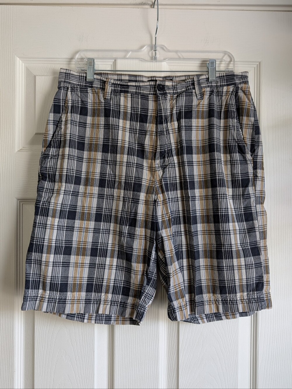 Sonoma Life +Style Plaid Flat-Front Shorts Size 32